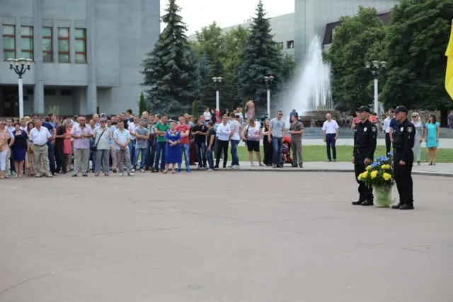 У Хмельницькому представили 20 екіпажів груп швидкого реагування патрульної поліції — фото 5