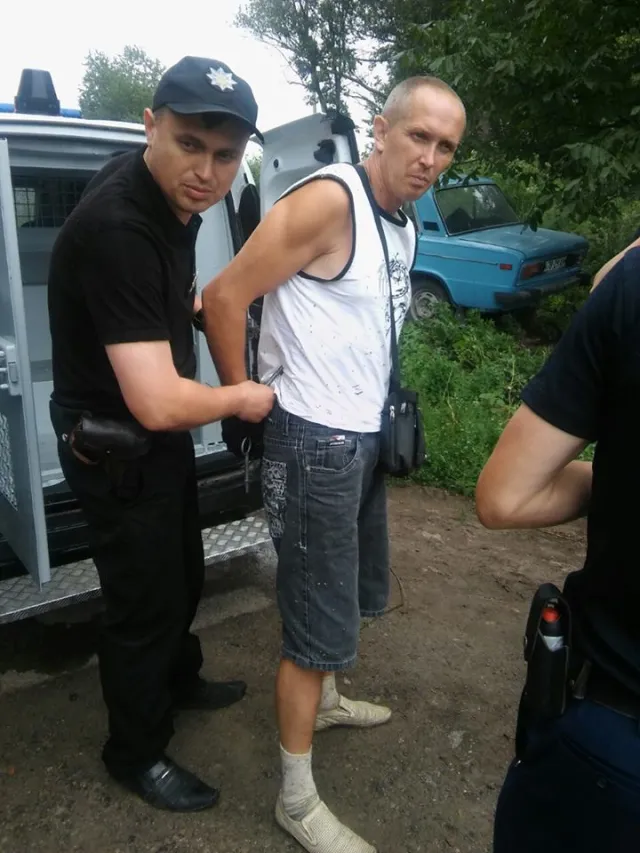 У Кам'янець-Подільському районі групи швидкого реагування затримали викрадача автомобіля — фото 2