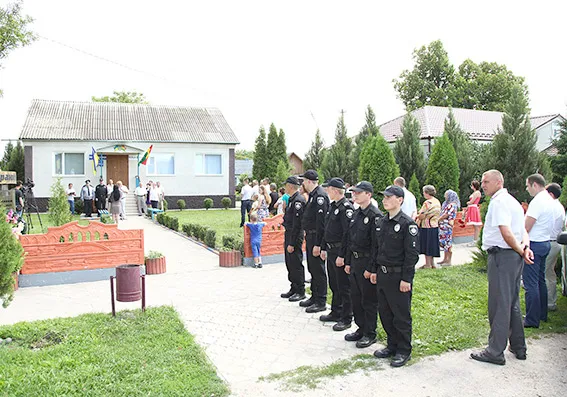 На Хмельниччині відбулося відкриття першої поліцейської станції — фото 2