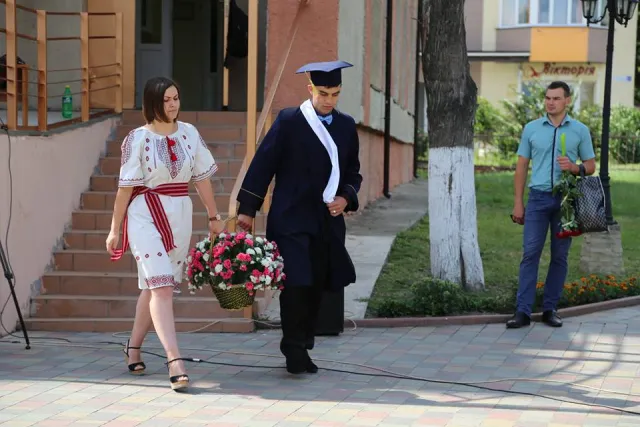 Випускники Хмельницького інституту соціальних технологій університету «Україна» отримали дипломи — фото 4