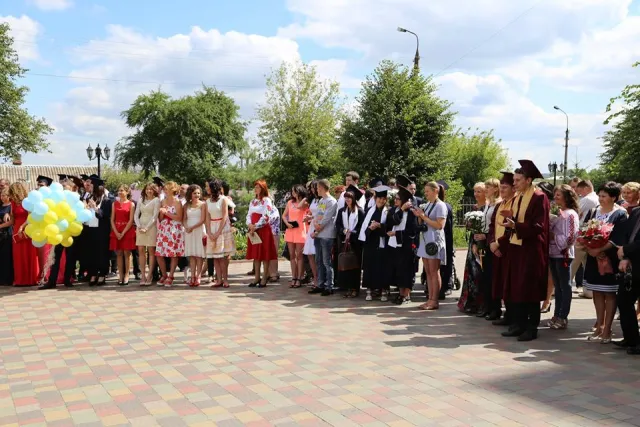 Випускники Хмельницького інституту соціальних технологій університету «Україна» отримали дипломи — фото 10