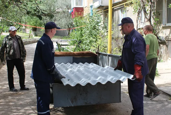 На Хмельниччині рятувальники продовжують ліквідовувати наслідки негоди — фото 3