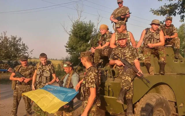 Хмельниччина попрощалась із трьома загиблими в АТО бійцями — фото 3