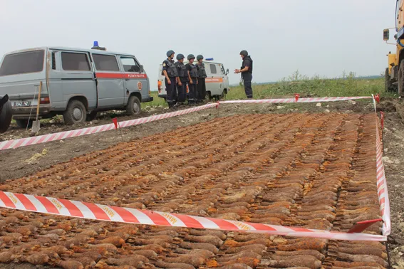 В Шепетівському районі виявили 1717 вибухонебезпечних предметів. Боєприпаси знищено — фото 3
