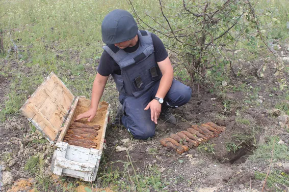 В Шепетівському районі виявили 1717 вибухонебезпечних предметів. Боєприпаси знищено — фото 5