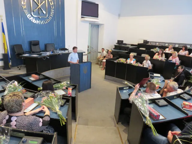 У Хмельницькому вручили грамоти кращим працівникам торгівлі з нагоди професійного свята — фото 1