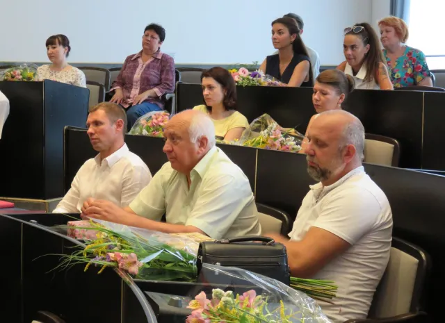 У Хмельницькому вручили грамоти кращим працівникам торгівлі з нагоди професійного свята — фото 2