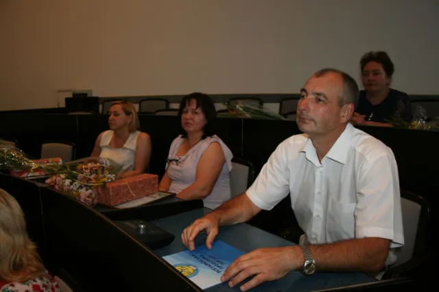 У Хмельницькому вручили грамоти кращим працівникам торгівлі з нагоди професійного свята — фото 3