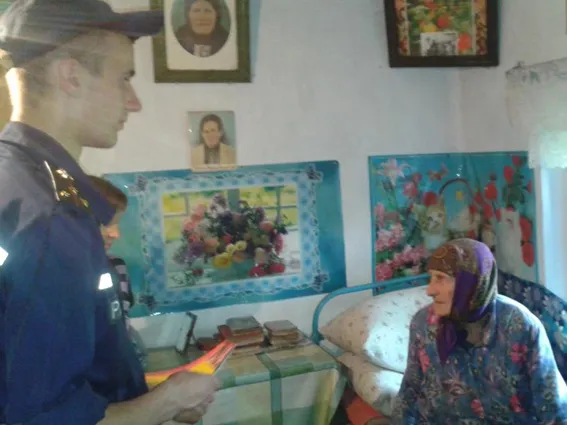 В Теофіпольському районі рятувальники проінформували населення щодо правил пожежної безпеки — фото 1