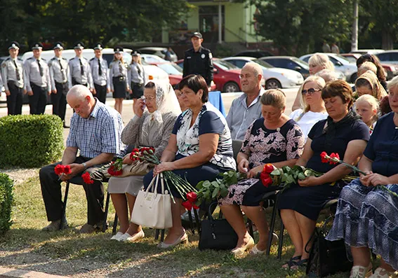 У Хмельницькому вшанували пам'ять 34 загиблих правоохоронців — фото 10
