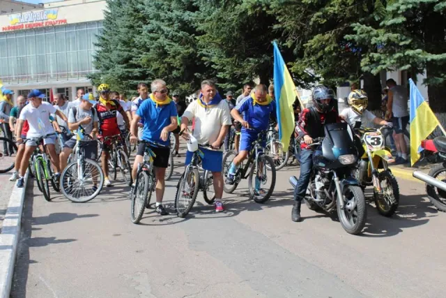 У Волочиську учасники велопробігу з нагоди Дня Незалежності України подолали 25 кілометрів — фото 4