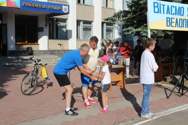 У Волочиську учасники велопробігу з нагоди Дня Незалежності України подолали 25 кілометрів — фото 7