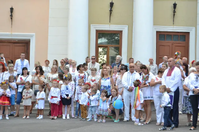 У Кам'янці-Подільському кілька тисяч громадян взяли участь у параді вишиванок — фото 4