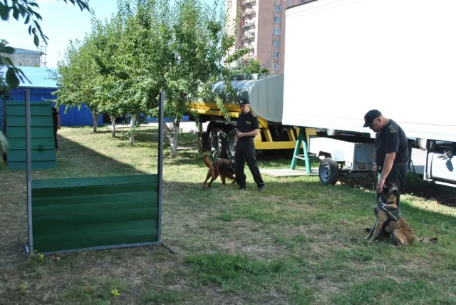 У Хмельницькому відбулося урочисте відкриття Регіонального кінологічного навчального центру Всесвітньої митної організації — фото 2