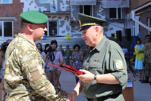У місті вручили ключі від квартир 32 родинам прикордонників — фото 2