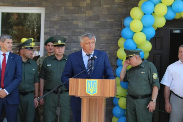 У місті вручили ключі від квартир 32 родинам прикордонників — фото 4