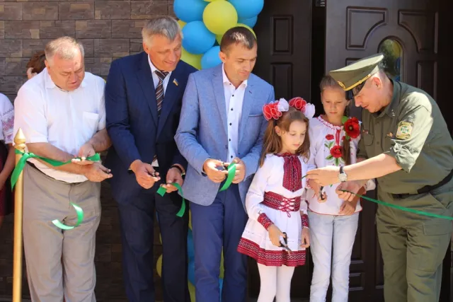 У місті вручили ключі від квартир 32 родинам прикордонників — фото 7