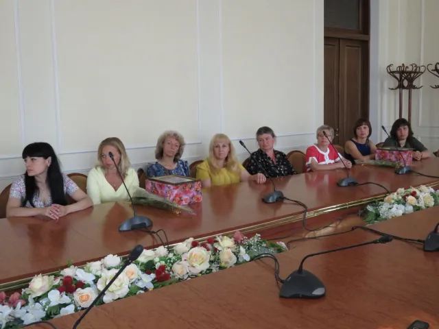 У Хмельницькому вручили грамоти нотаріусам з нагоди професійного свята — фото 4