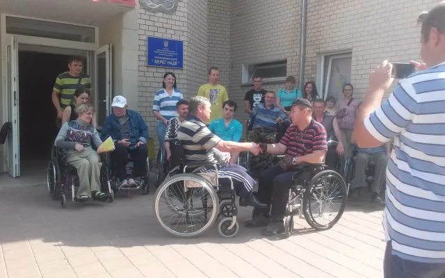 У Рекреаційному центрі «Берег надії» відпочиватимуть 14 хмельничан з обмеженими можливостями — фото 3