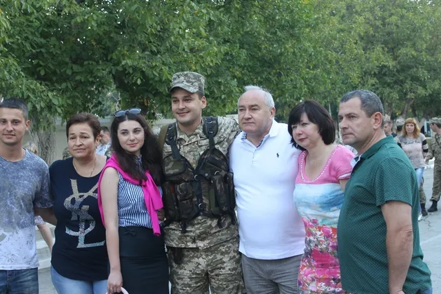 З Кам'янця-Подільського в зону АТО вирушили 40 військовослужбовців — фото 4
