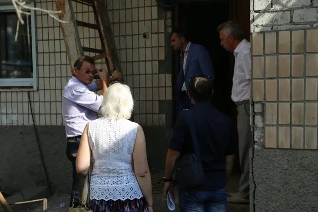На вулиці Прибузькій підтоплено підвал. Причина цього з'ясовується — фото 5