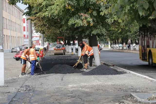 У Хмельницькому триває капітальний ремонт доріг — фото 4
