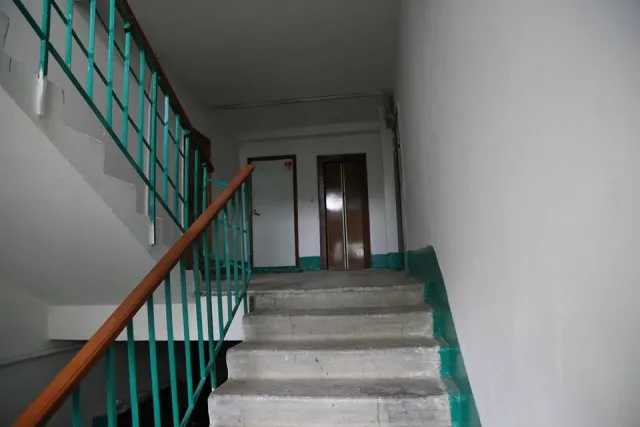 У Хмельницькому продовжують ремонтувати під'їзди будинків — фото 3