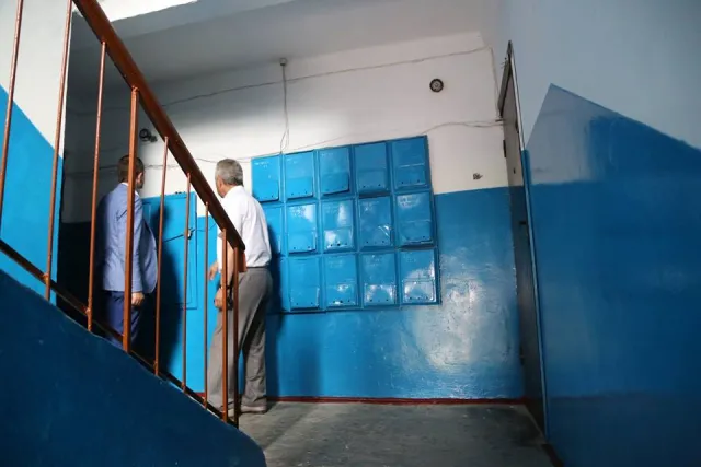 У Хмельницькому продовжують ремонтувати під'їзди будинків — фото 5