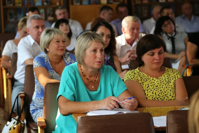 У Хмельницькому обговорили важливі питання, що стосуються нового навчального року — фото 2