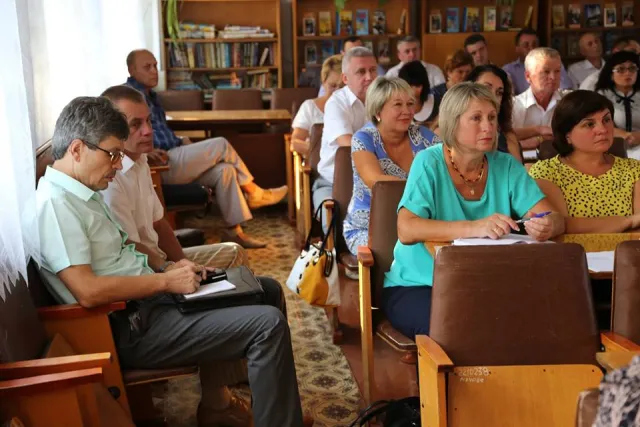 У Хмельницькому обговорили важливі питання, що стосуються нового навчального року — фото 5
