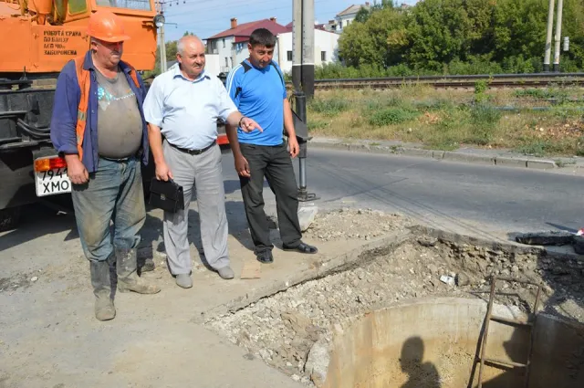 По вулиці Красовського триває реконструкція водопроводу — фото 2