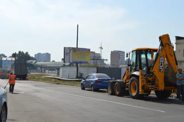 По вулиці Красовського триває реконструкція водопроводу — фото 4