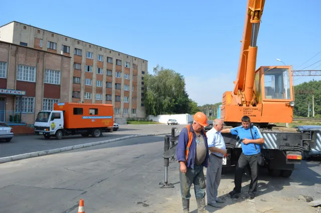 Мільйон гривень витратять на ремонт водопроводу — фото 3