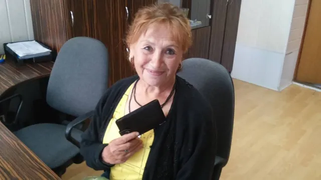 Правоохоронці шукають власників паспорту, чоловічого гаманця, пенсійного посвідчення та ключів. Сумочку та телефон повернуто власникам — фото 1