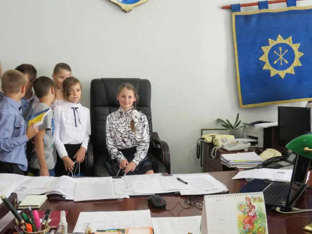 Учні ЗОШ №25 завітали на екскурсію до Хмельницької міської ради — фото 13