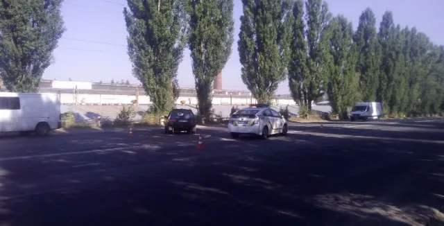 На Західно-Окружній жінка-поліцейський розбила службовий «Prius» — фото 2