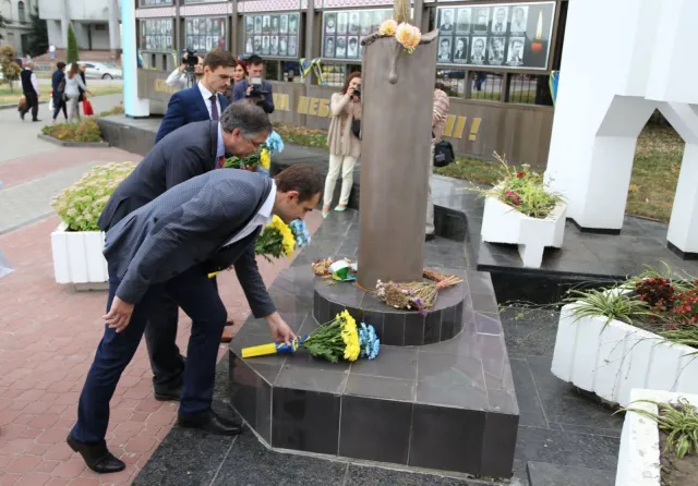 Посол Канади в Україні Роман Ващук завітав до Хмельницького — фото 5