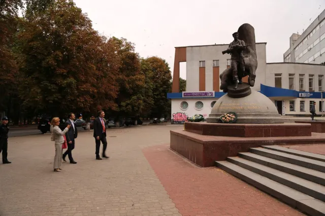 Посол Канади в Україні Роман Ващук завітав до Хмельницького — фото 8
