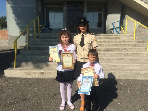 На Хмельниччині нагородили двох школярів за порятунок маленької дівчинки — фото 1