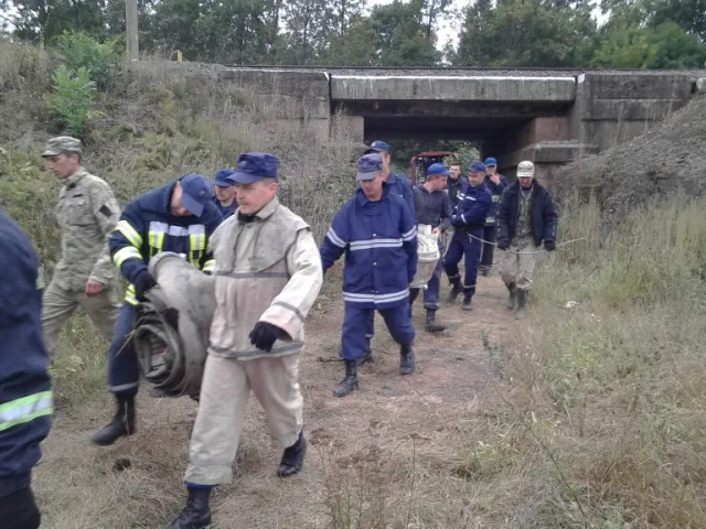 В Деражнянському районі через спеку та необережне поводження з вогнем горить 3 гектари торфовищ — фото 1