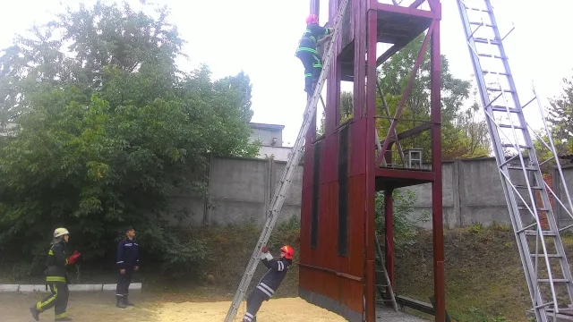 В Хмельницькому пройшли практичні заняття з молодими спеціалістами ДСНС — фото 2