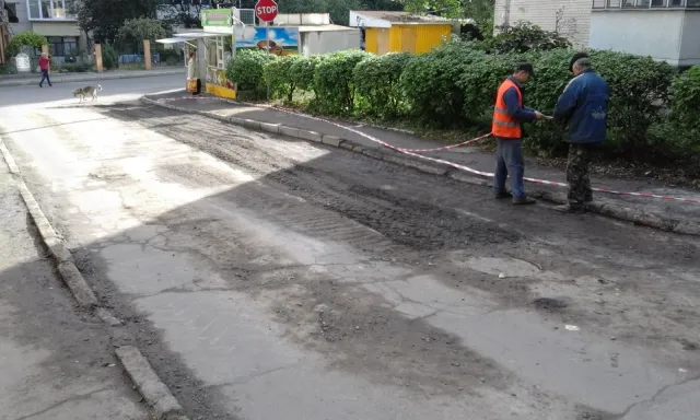 Завершилися ремонтні роботи з відновлення каналізації на вулиці Хотовицького — фото 1