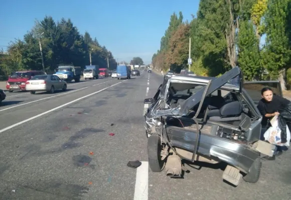 Внаслідок аварії на Вінницькому шосе постраждало  п’ятеро чоловік — фото 2