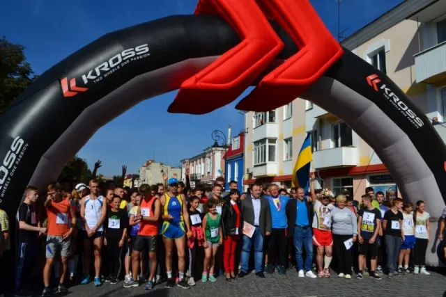 В Кам’янці-Подільському знову зібралися щоб влаштувати пробіг — фото 1