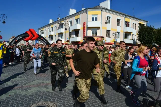 В Кам’янці-Подільському знову зібралися щоб влаштувати пробіг — фото 2