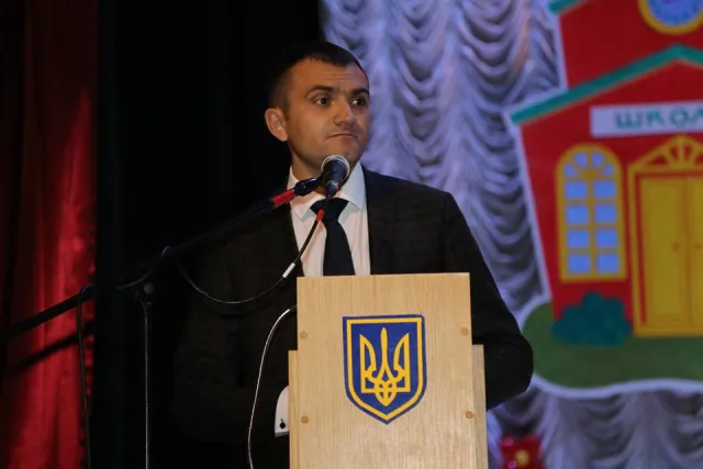 У Хмельницькому вручили грамоти кращим педагогам з нагоди професійного свята — фото 13