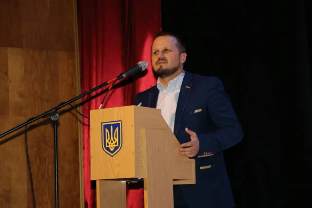 У Хмельницькому вручили грамоти кращим педагогам з нагоди професійного свята — фото 9
