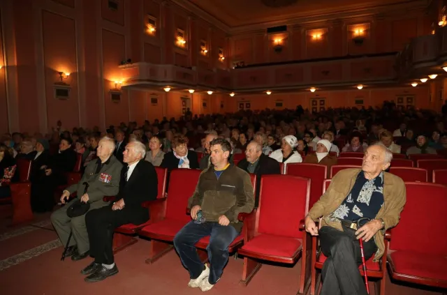 В Хмельницькому пройшли урочистості з нагоди Міжнародного дня людей похилого віку — фото 2