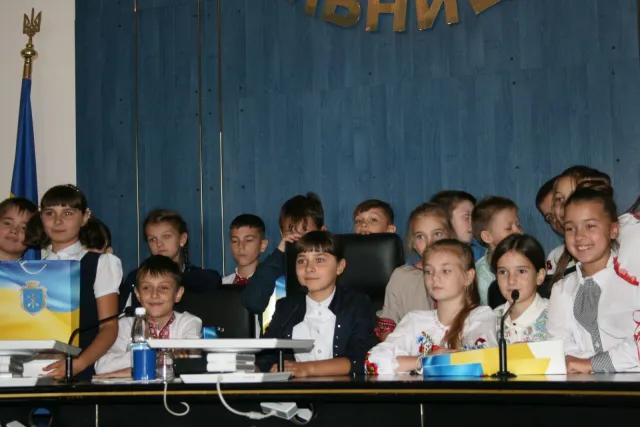 Учні п’ятих класів ЗОШ №25 завітали на екскурсію до Хмельницької міської ради — фото 5