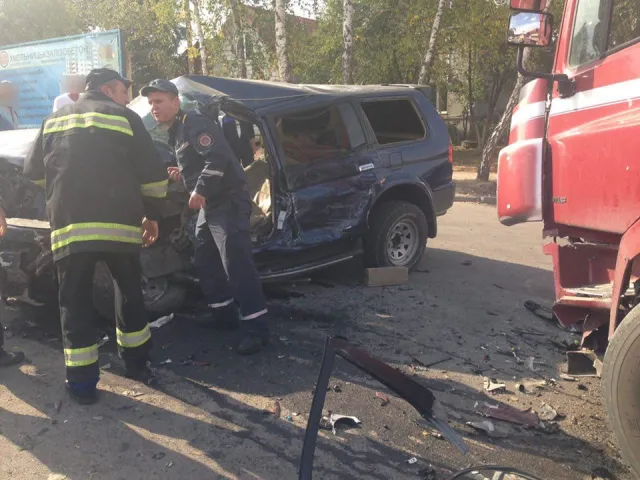 У Хмельницькому зіткнулися вантажівка «DAF» та «Mitsubishi». 28-річний хлопець в реанімації — фото 1